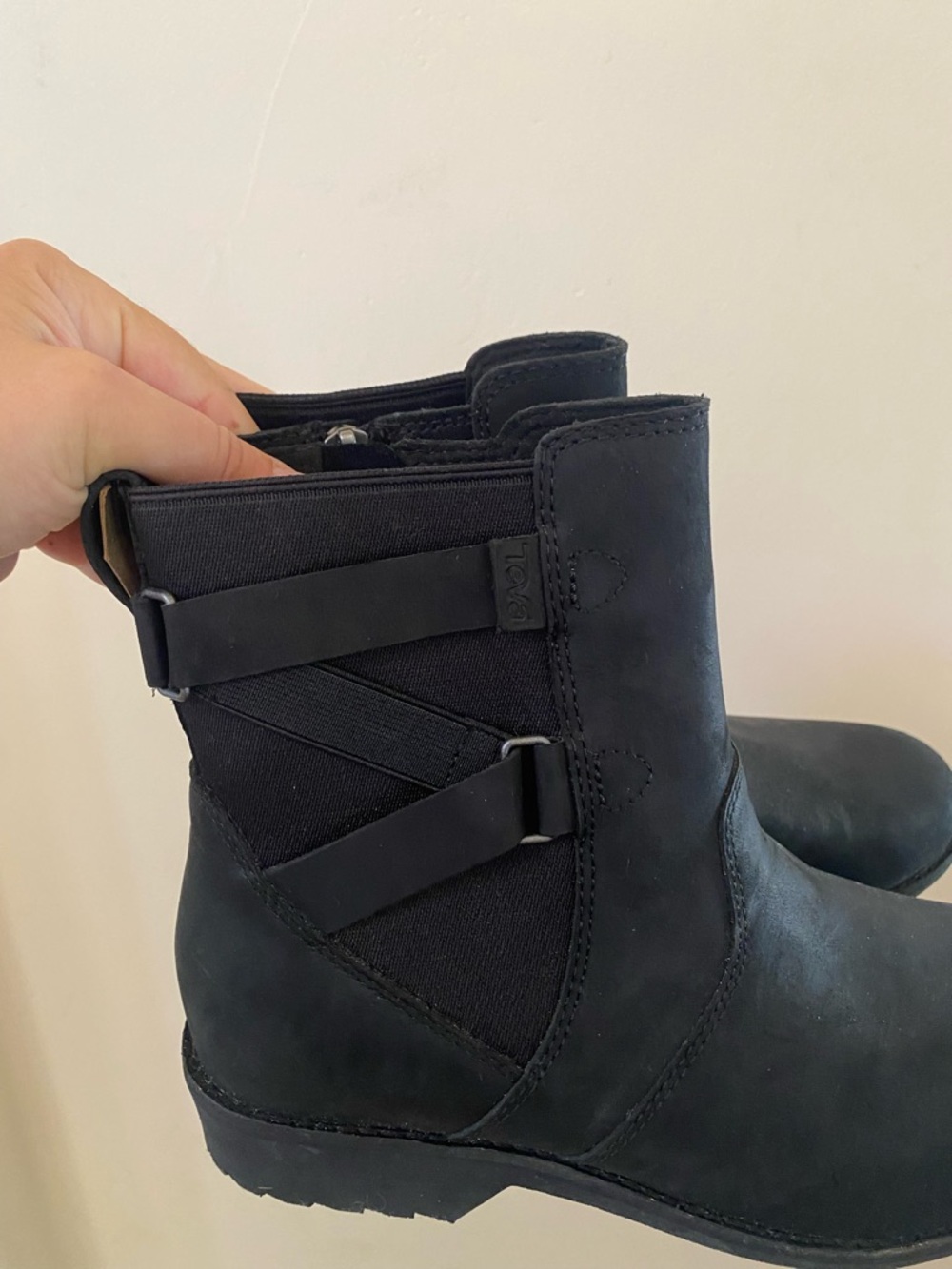 Teva Ellery Ankle WP Boot Black Waterproof Leather Bootie Size 8 - Picture 2 of 8